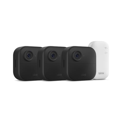 Blink Outdoor 4 – Draadloze slimme beveiligingscamera, batterijduur van twee jaar, 1080p HD livebeeld overdag en infrarood nachtzicht, tweerichtingsgesprek. Sync Module Core inbegrepen – 3 camera system